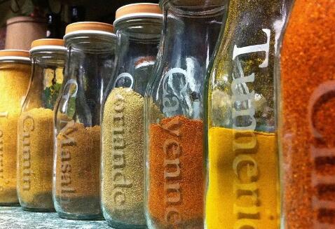 激光打標(biāo)調(diào)料瓶，生活就是油鹽醬醋